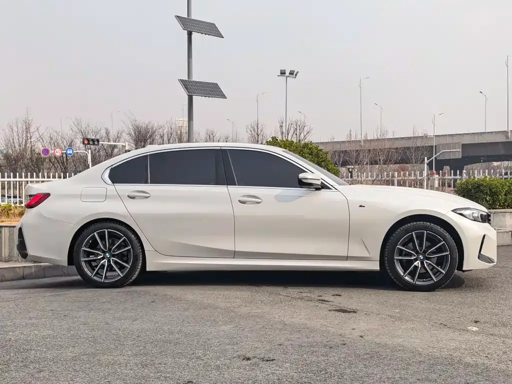 BMW 3 Series 2023 из CN, фото 5