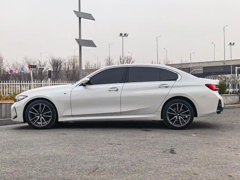 BMW 3 Series 2023 из CN, фото 6