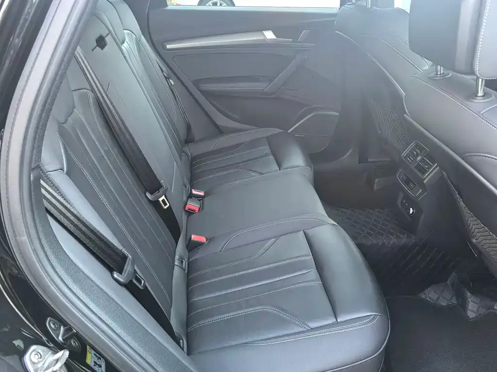 Audi Q5L 2024 из CN, фото 6