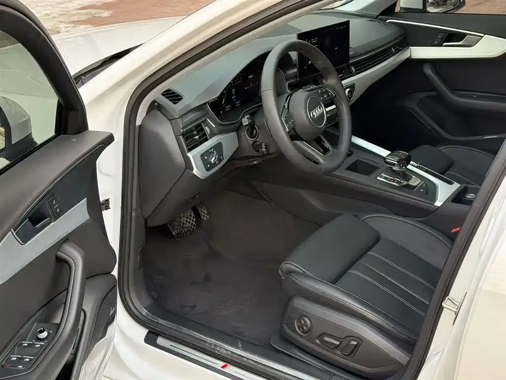 Audi A4L 2024 из CN, фото 8