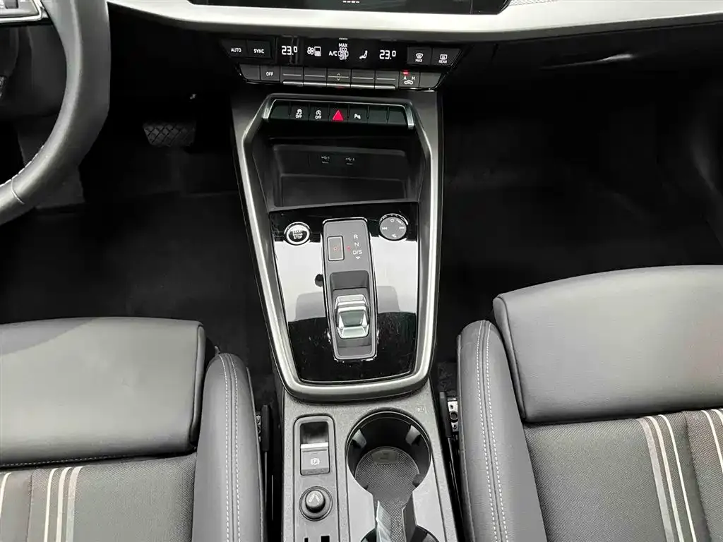 Audi A3 2023 из CN, фото 9