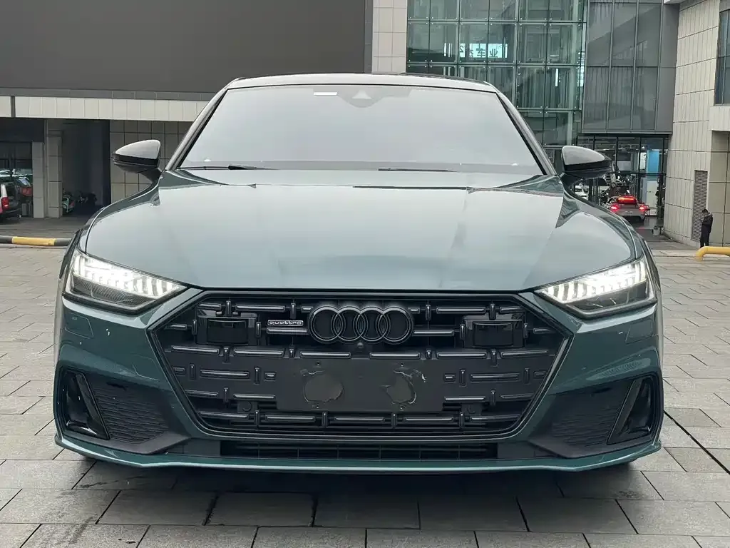 Audi A7L 2022 из CN, фото 4