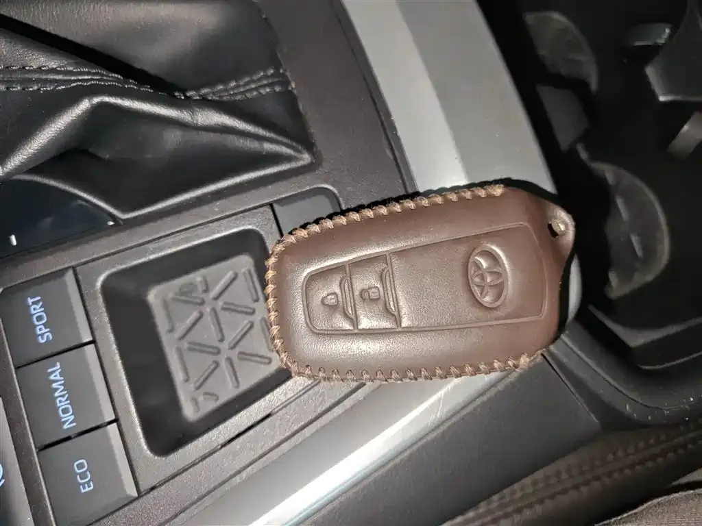 Toyota RAV4 2022 из CN, фото 5