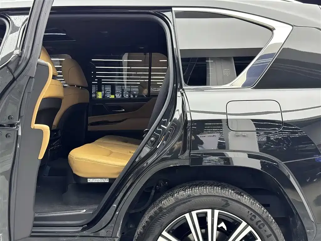 Lexus LX — фото 6