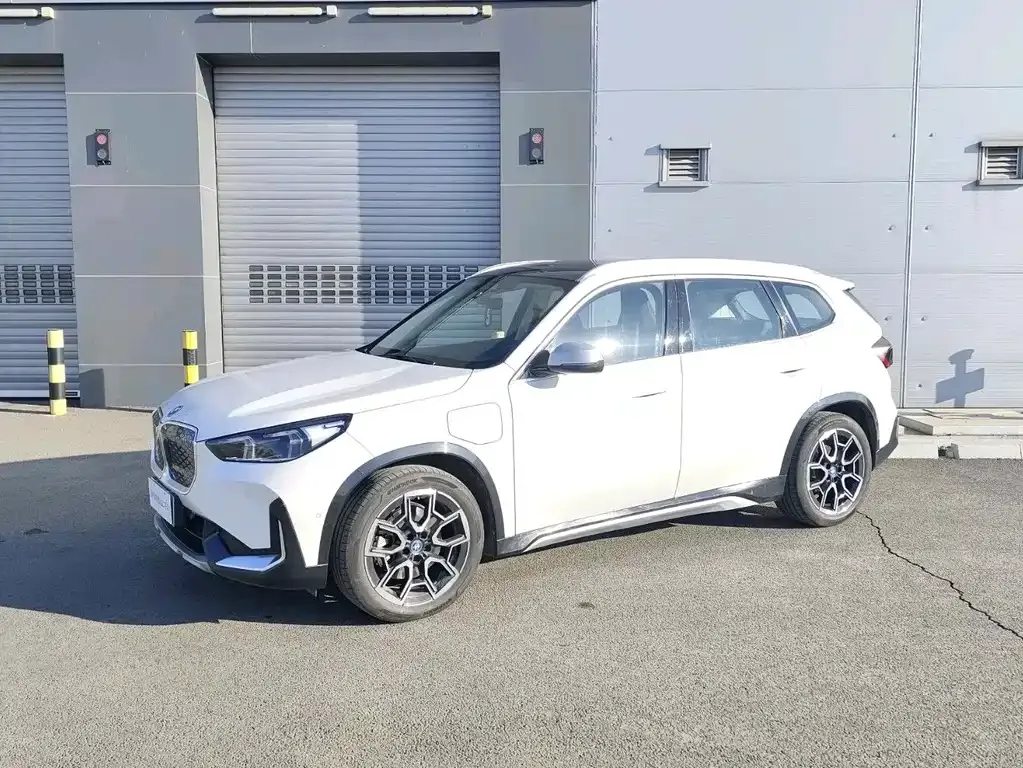 BMW iX1 2025 из CN, фото 1