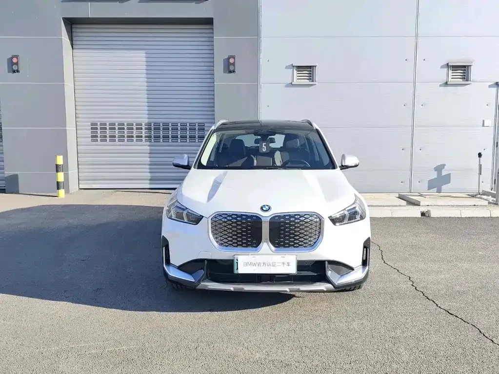 BMW iX1 2025 из CN, фото 9
