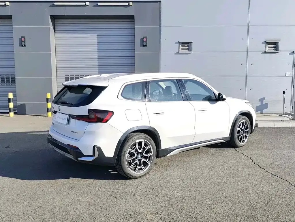 BMW iX1 2025 из CN, фото 10