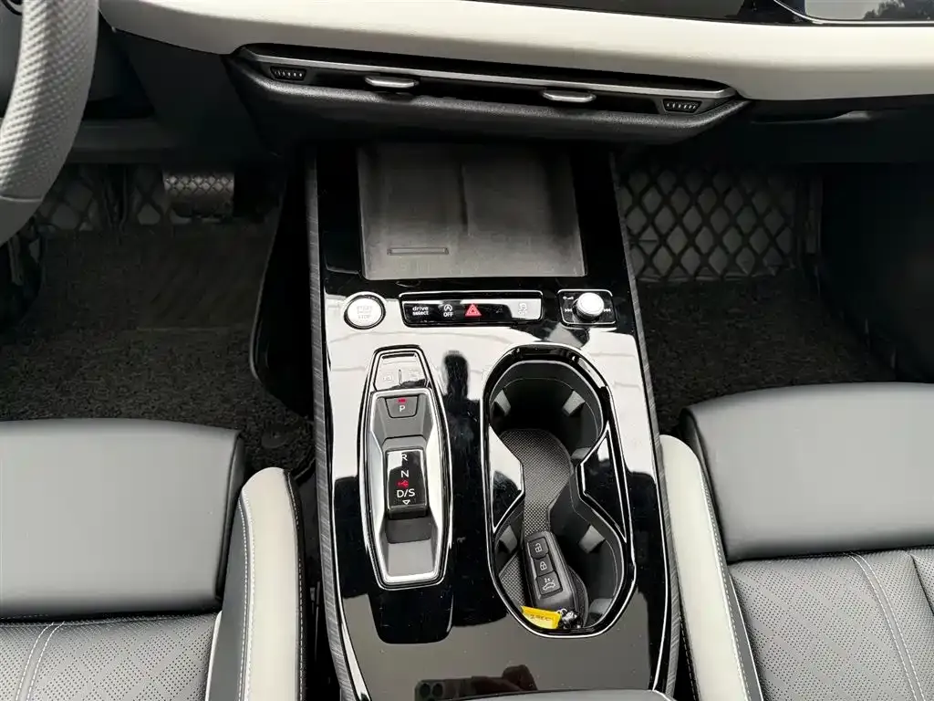 Audi A5L 2025 из CN, фото 10