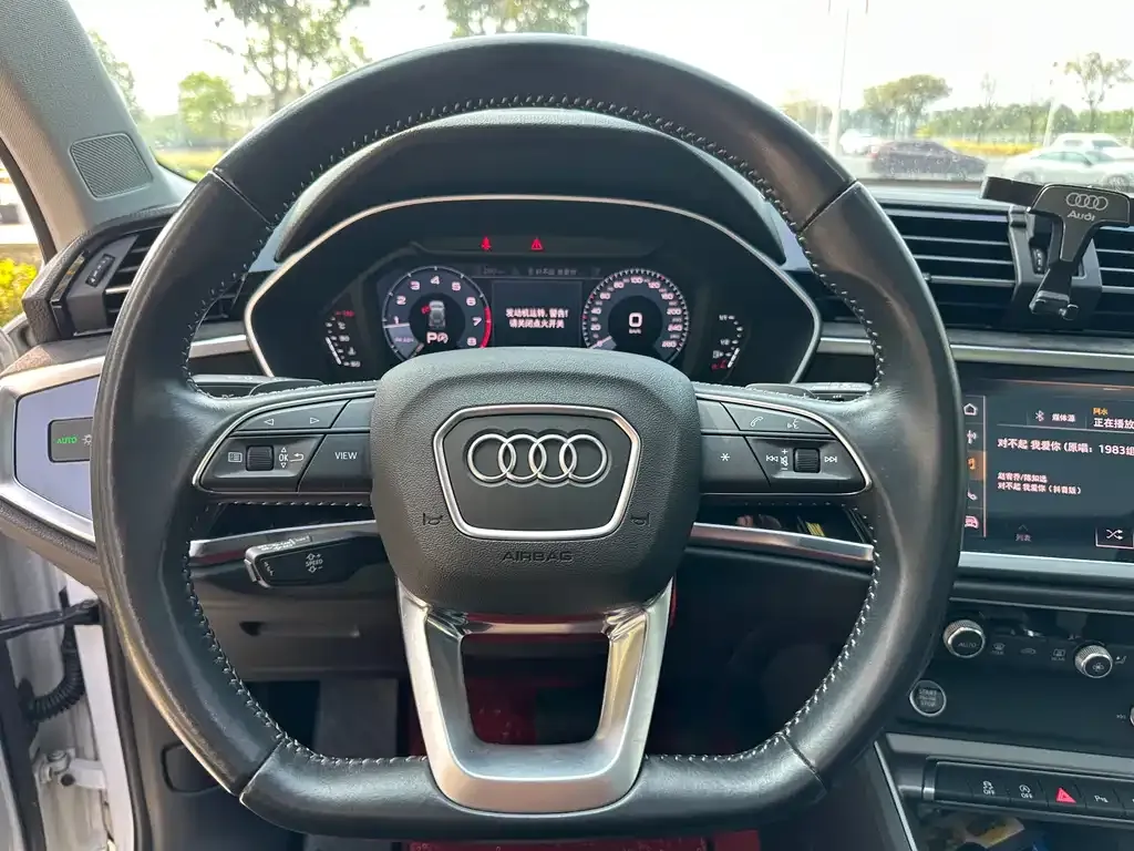 Audi Q3 — фото 7