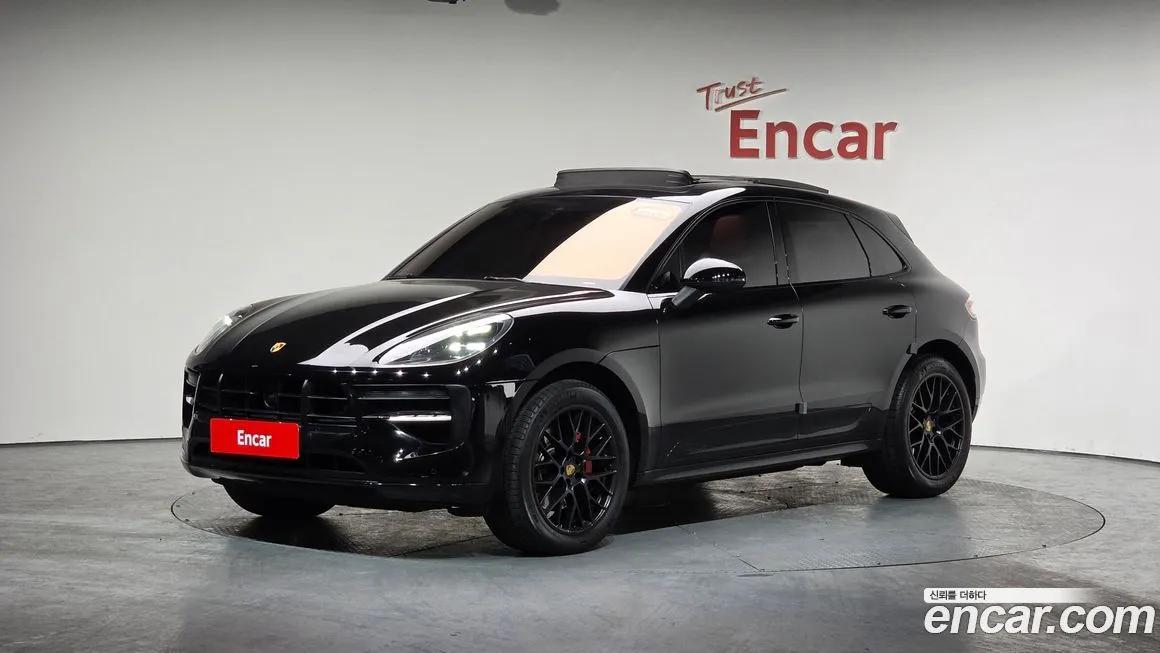 Porsche Macan — фото 1