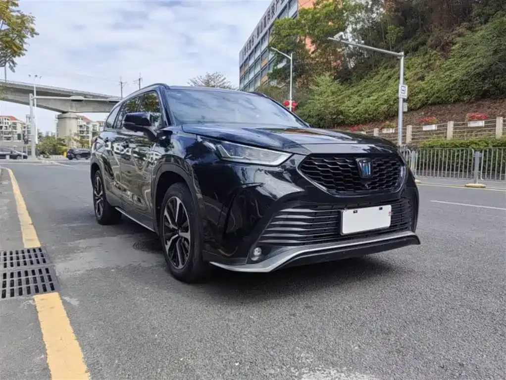 Toyota Crown Kluger 2021 из CN, фото 1