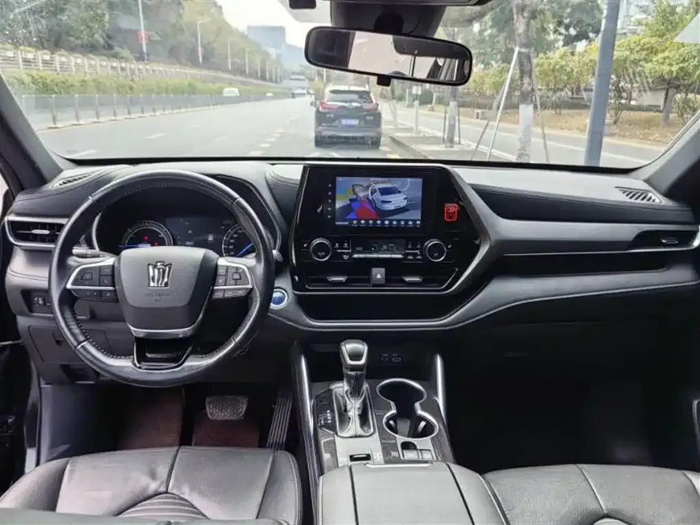 Toyota Crown Kluger 2021 из CN, фото 4