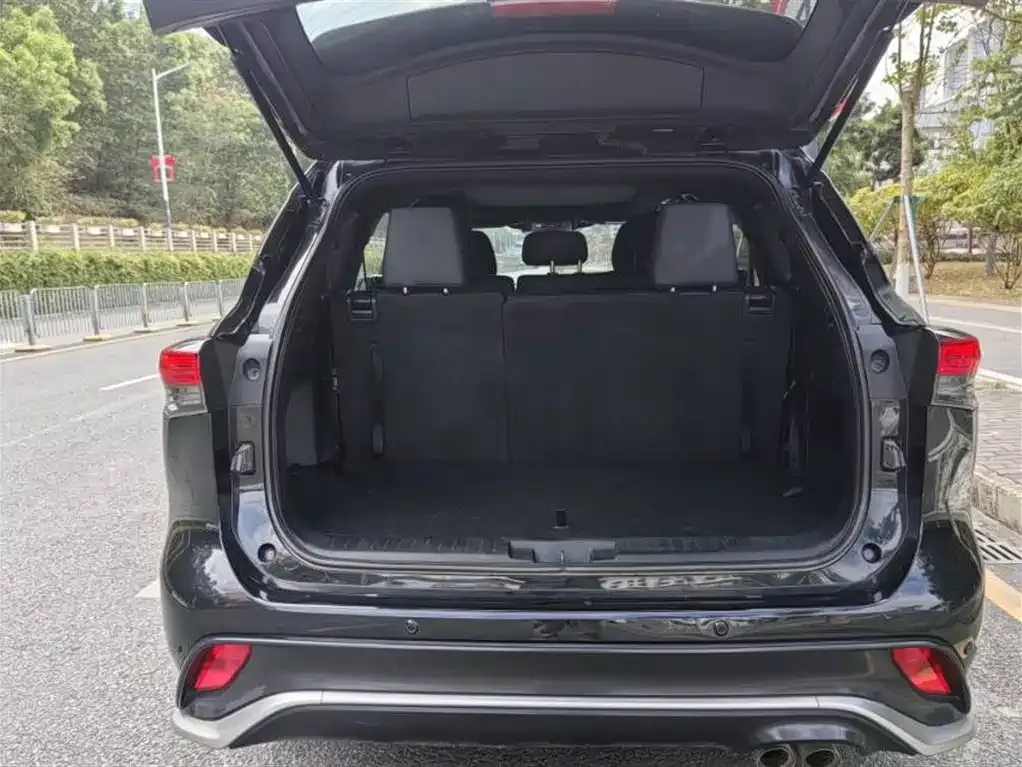 Toyota Crown Kluger 2021 из CN, фото 3