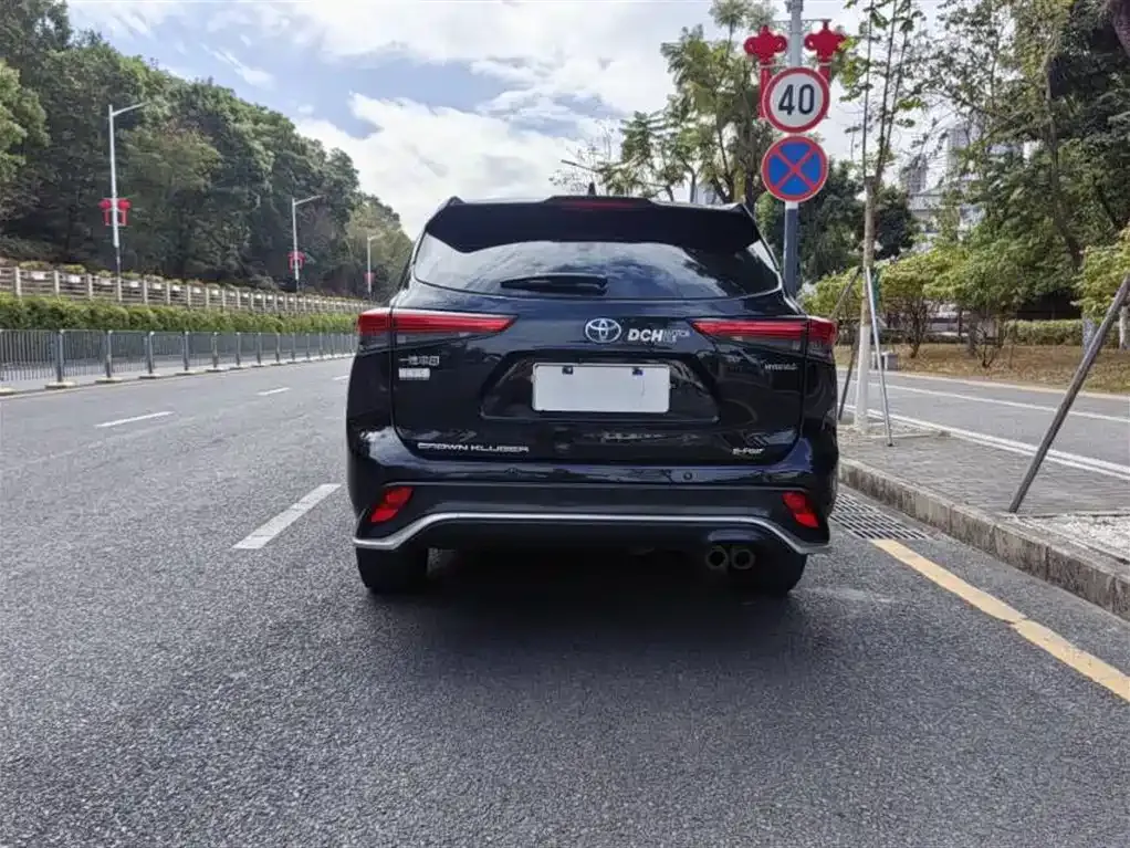 Toyota Crown Kluger 2021 из CN, фото 6