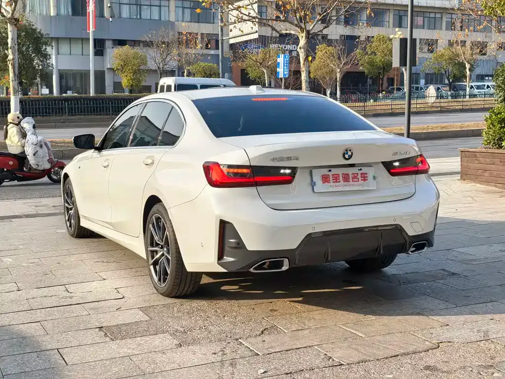 BMW 3 Series 2024 из CN, фото 9