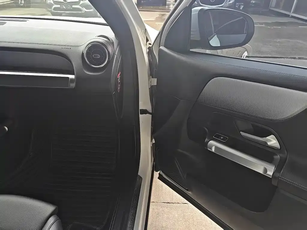 Mercedes-Benz GLB 2021 из CN, фото 8