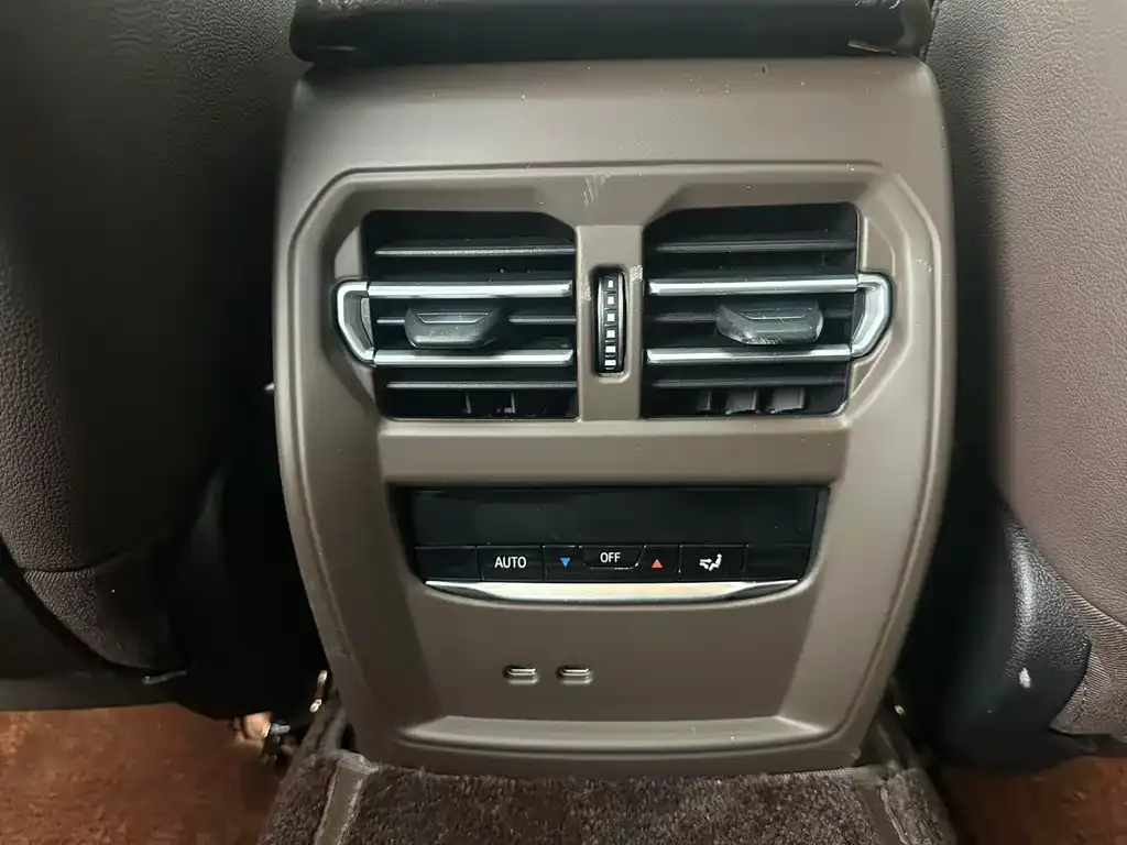 BMW 3 Series 2021 из CN, фото 2