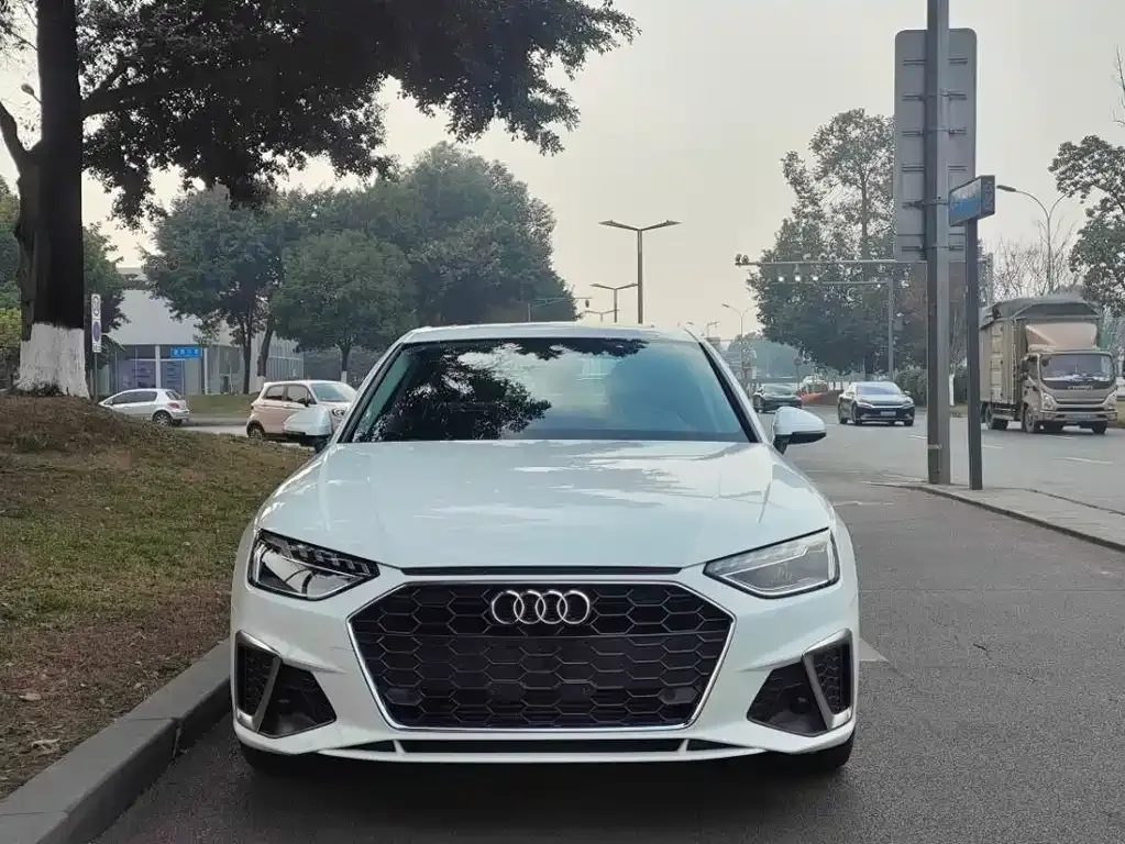 Audi A4L 2023 из CN, фото 5