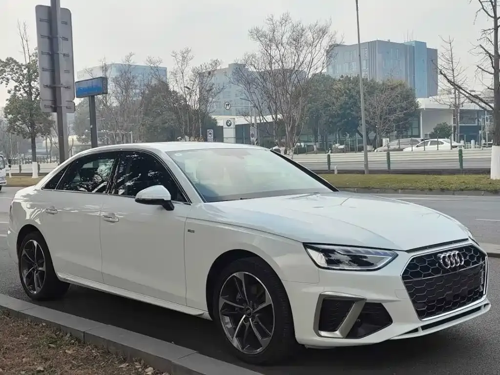 Audi A4L 2023 из CN, фото 7