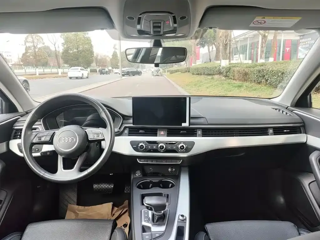 Audi A4L 2023 из CN, фото 8