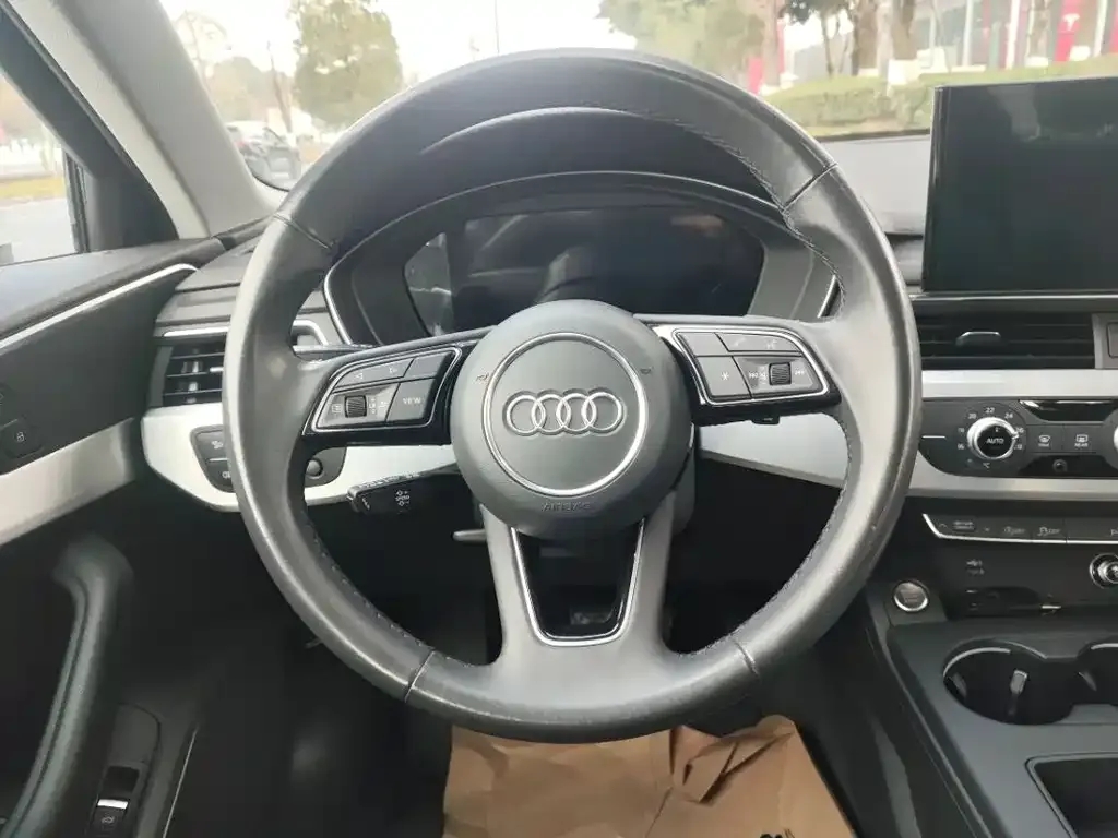Audi A4L 2023 из CN, фото 3