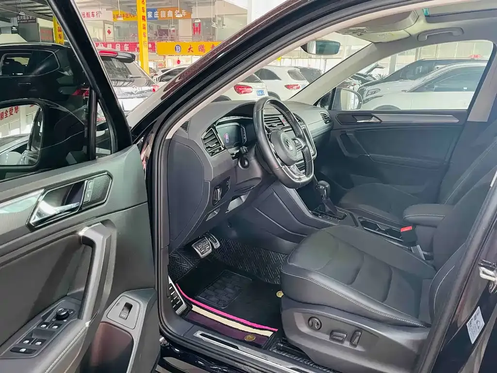 Volkswagen Tiguan L 2021 из CN, фото 3