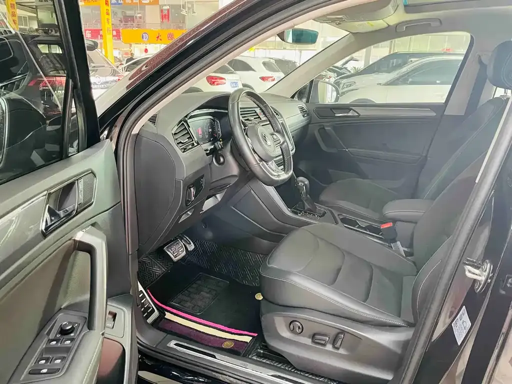 Volkswagen Tiguan L 2021 из CN, фото 4