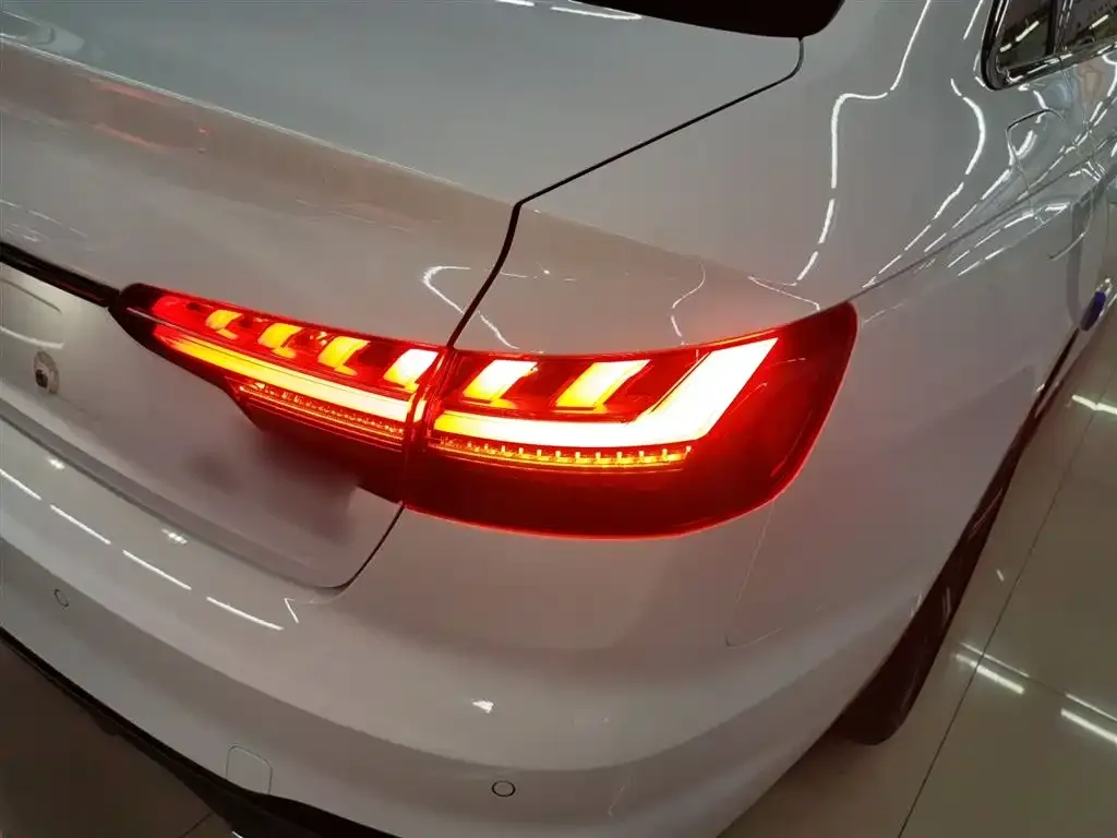 Audi A4L 2025 из CN, фото 2