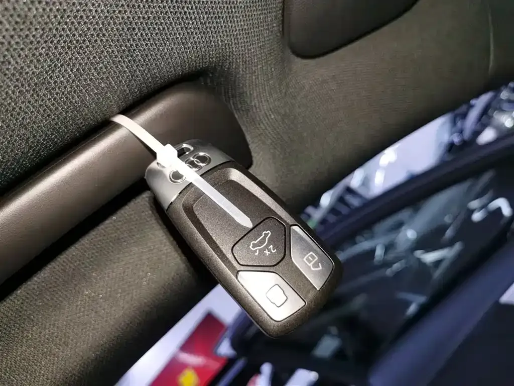 Audi A4L 2025 из CN, фото 10