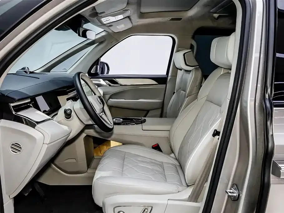 Volvo EM90 — фото 10