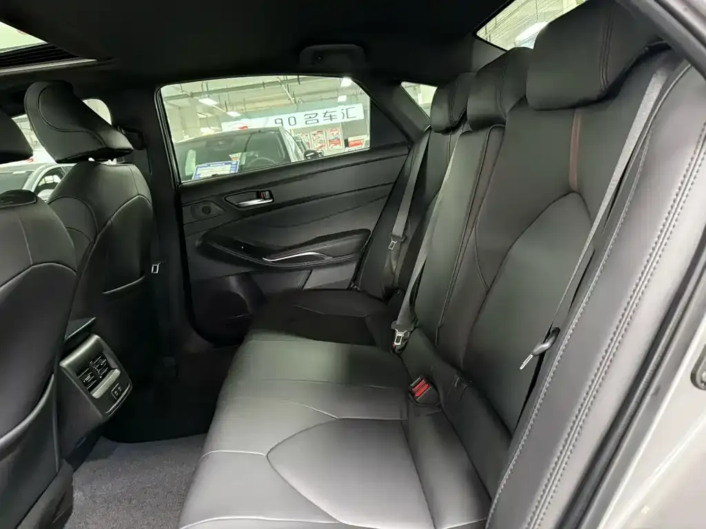 Toyota Avalon 2021 из CN, фото 4
