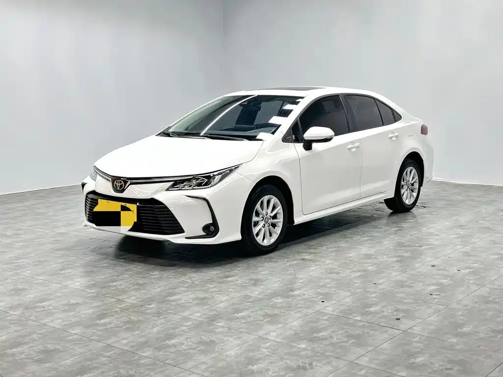 Toyota Corolla 2023 из CN, фото 1