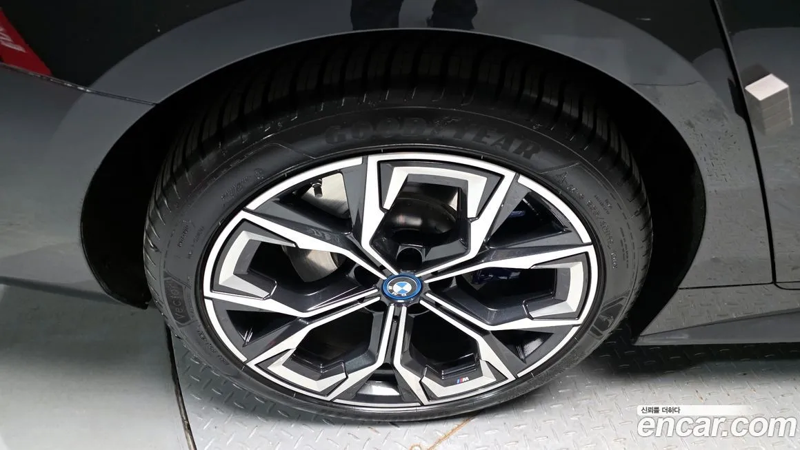 BMW i4 2024 из KR, фото 6
