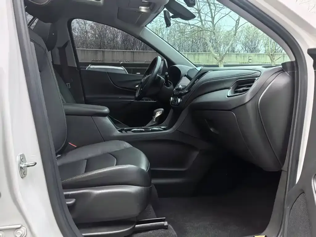 Chevrolet Equinox 2021 из CN, фото 3