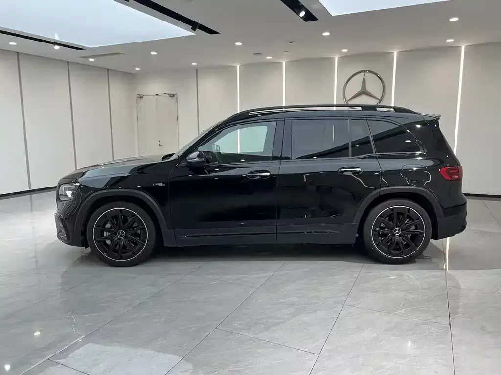 Mercedes-Benz GLB AMG — фото 3