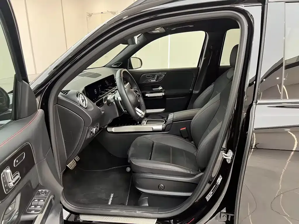 Mercedes-Benz GLB AMG — фото 10