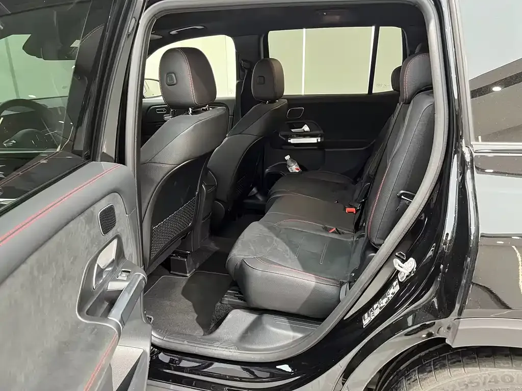 Mercedes-Benz GLB AMG — фото 9