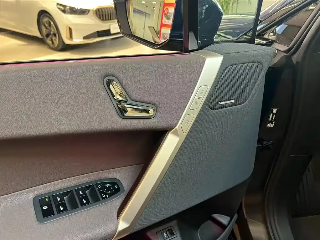 BMW iX 2023 из CN, фото 9