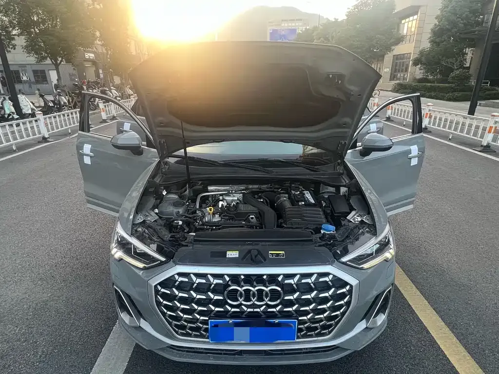 Audi Q3 2024 из CN, фото 3