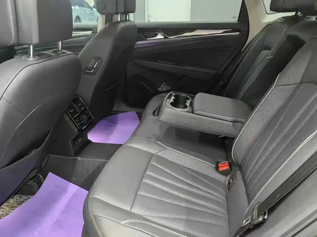 Volkswagen Passat 2024 из CN, фото 9