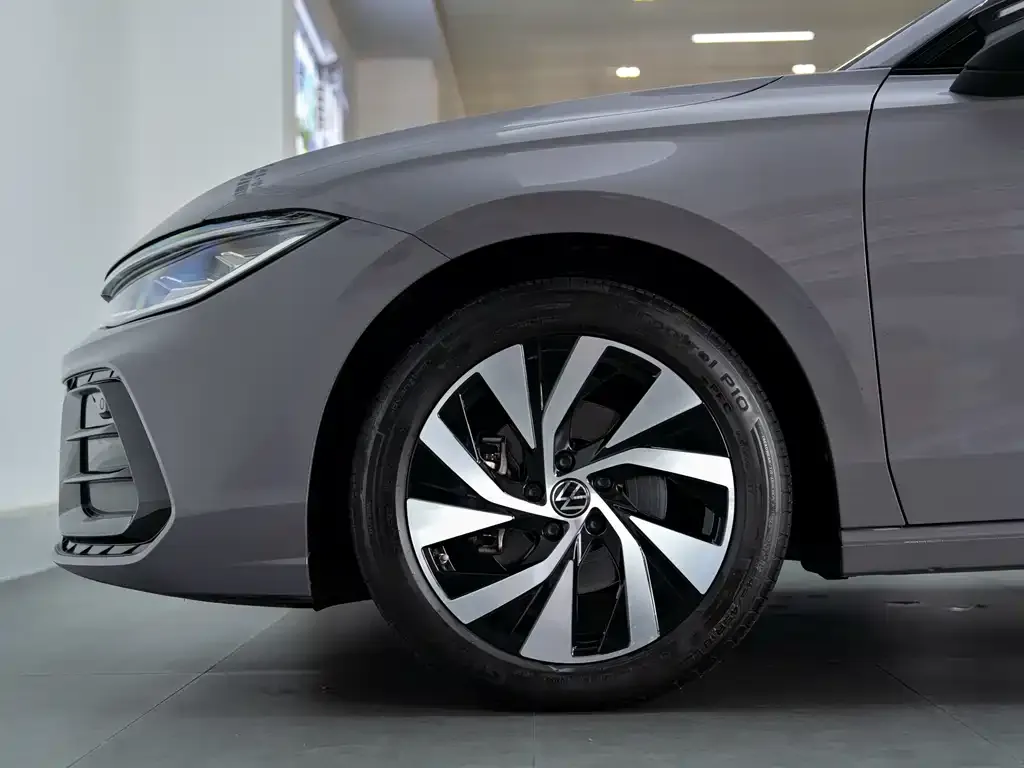 Volkswagen Passat 2024 из CN, фото 3