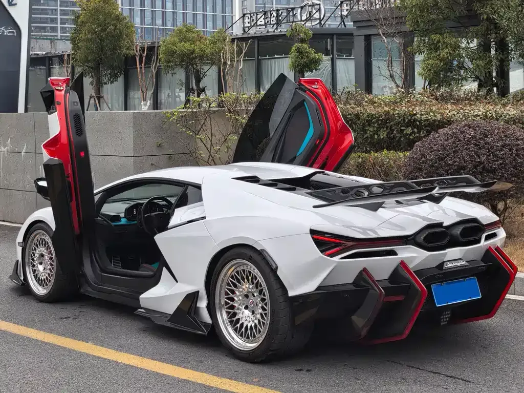 Lamborghini Revuelto 2025 из CN, фото 8