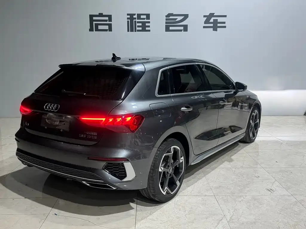 Audi A3 2023 из CN, фото 4