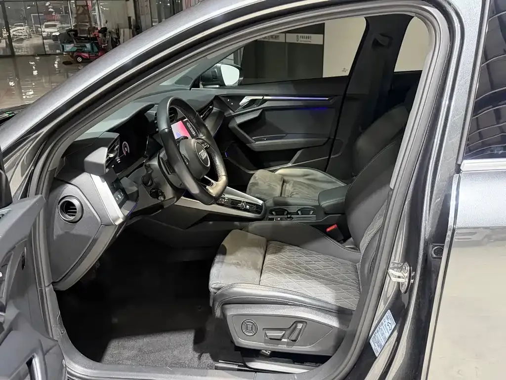 Audi A3 2023 из CN, фото 8