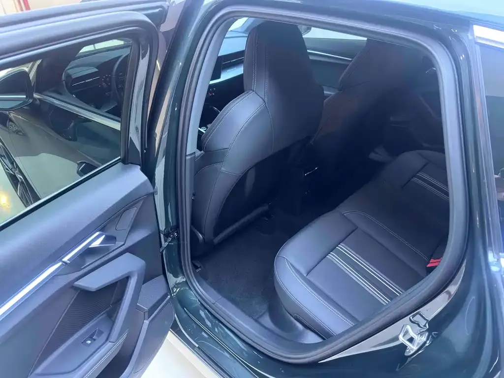 Audi A3 2023 из CN, фото 9