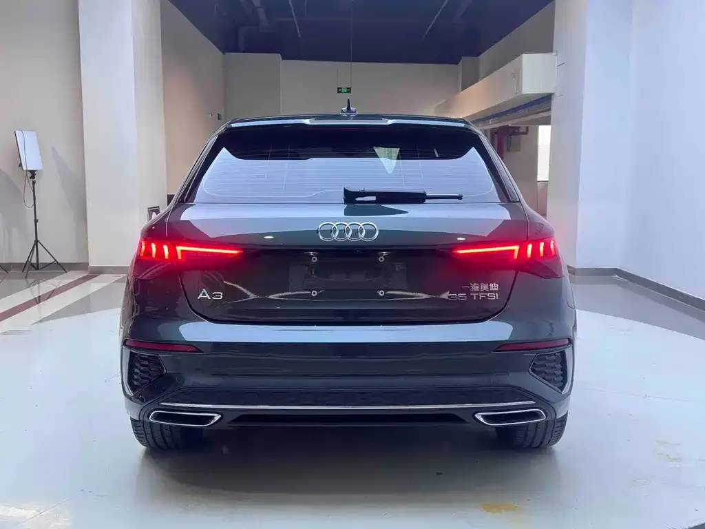 Audi A3 2023 из CN, фото 8