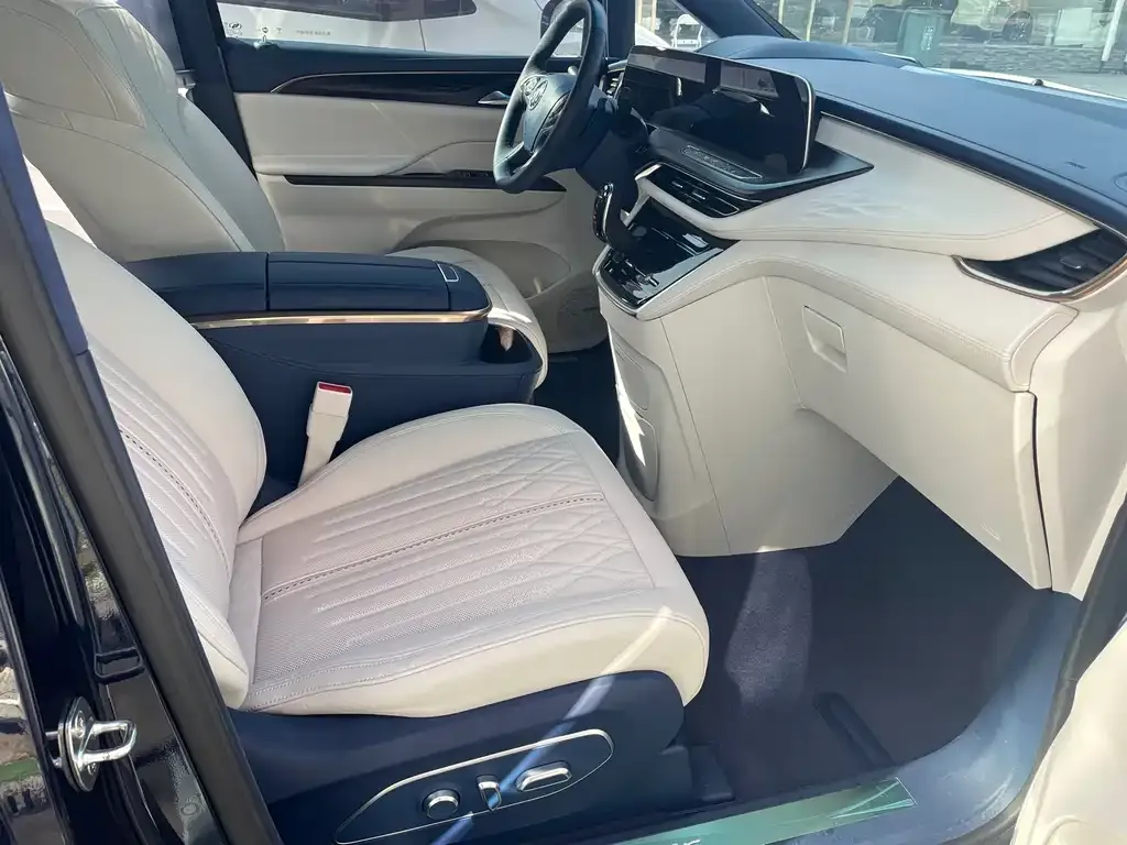 Buick GL8 2022 из CN, фото 7