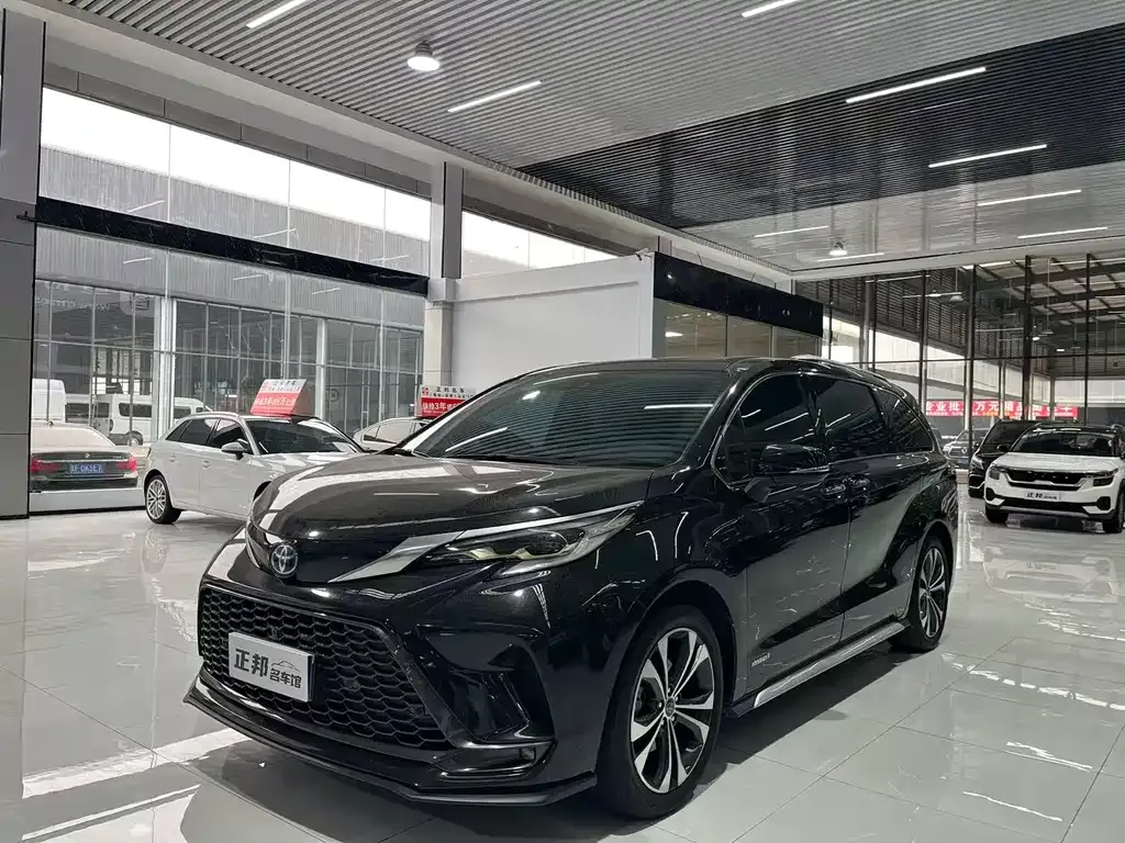 Toyota Granvia 2023 из CN, фото 1