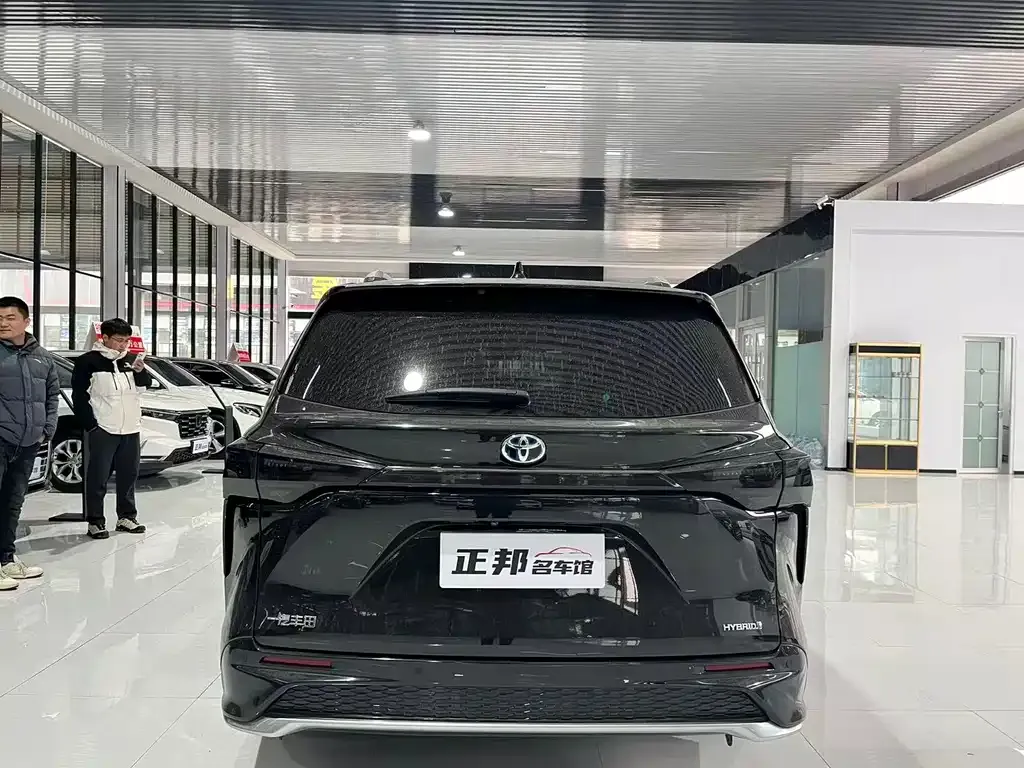 Toyota Granvia 2023 из CN, фото 5