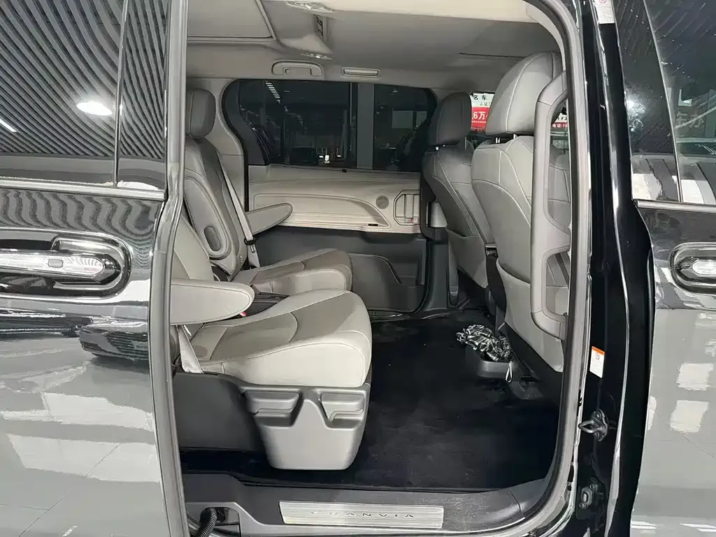 Toyota Granvia 2023 из CN, фото 6
